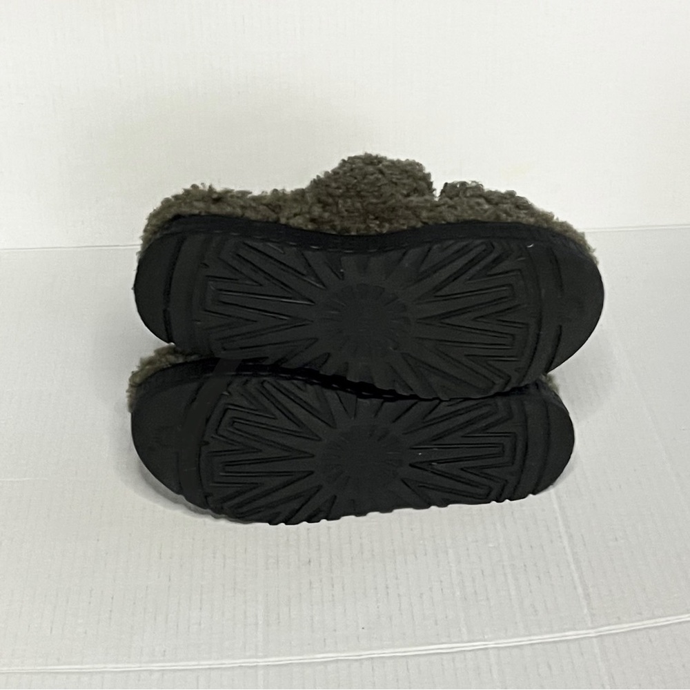 UGG OH! Fluffita Shearling Platform Sandals - Picture 4 of 9